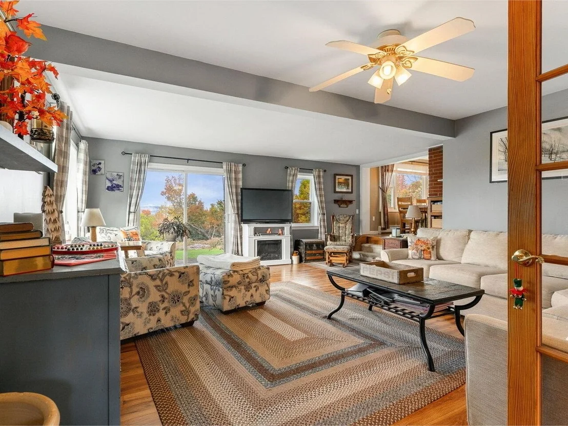 Photo of 771 Robinson