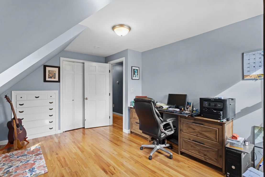 Photo of 345 Davison
