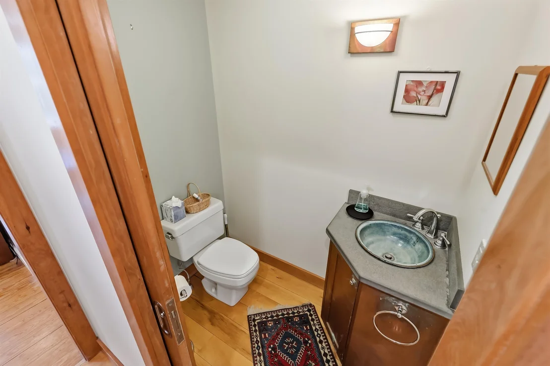 Photo of 1087 County