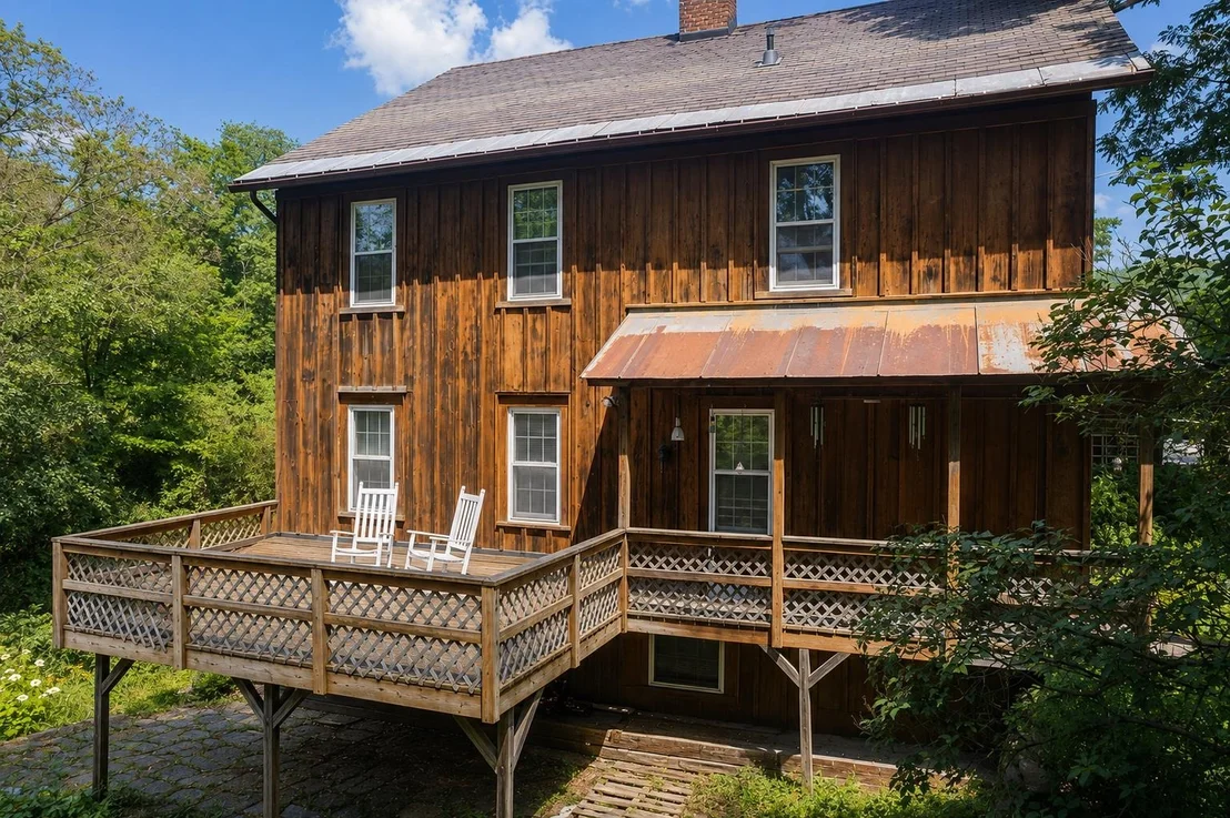 Photo of 212 Thrall