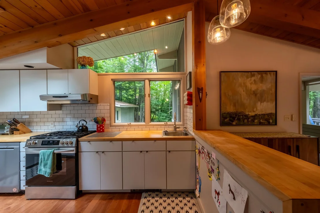 Photo of 477 Morgan