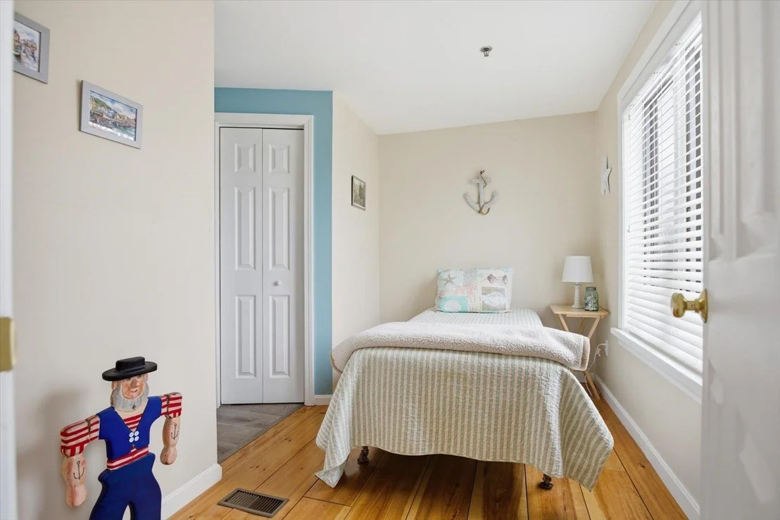 Photo of Unit 8 at 989 Ocean
