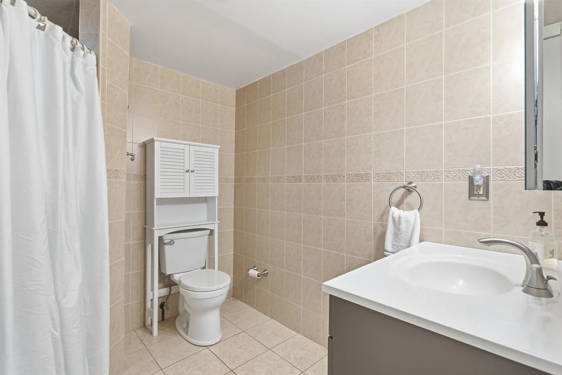 Photo of 56 Corinthian