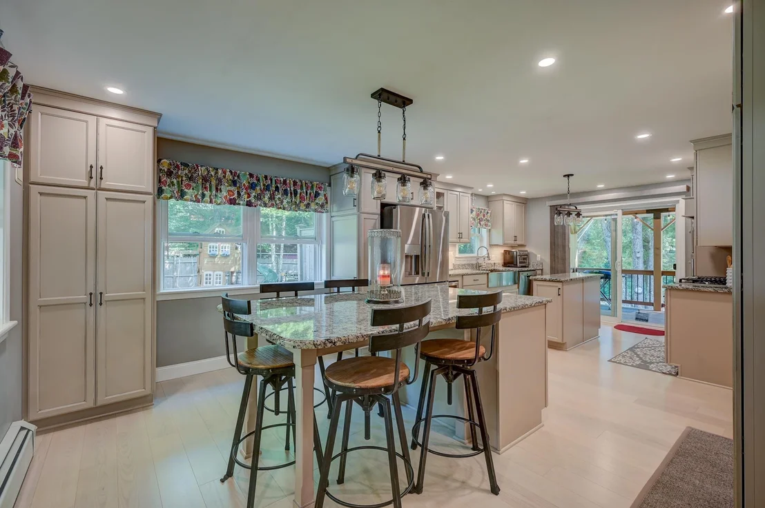 Photo of 633 Cobb Farm