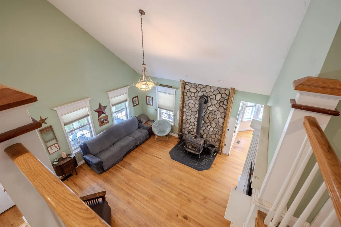 Photo of 633 1st Crown Point