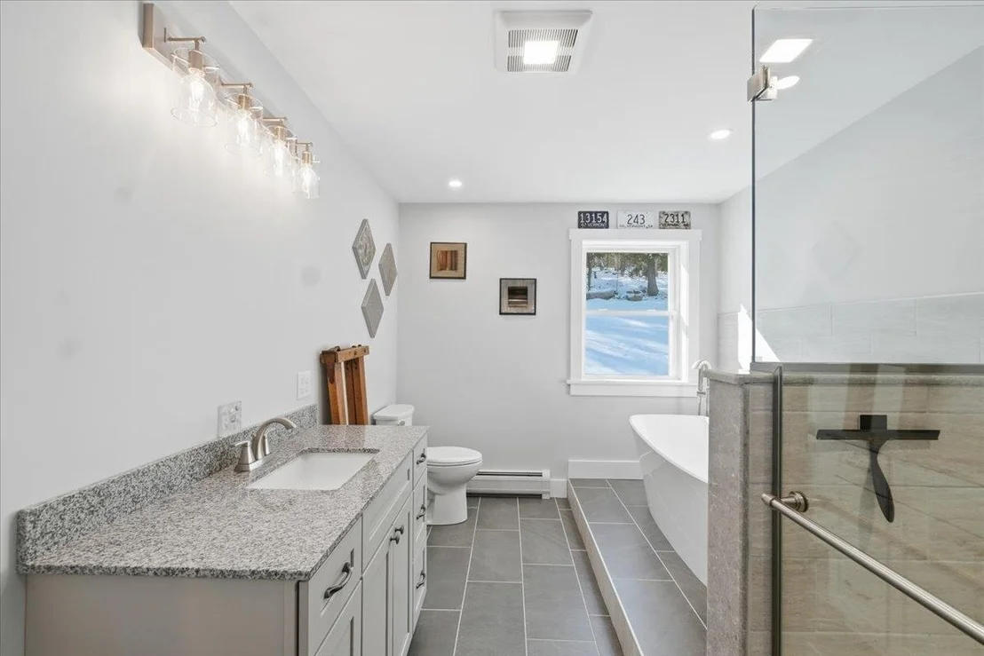 Photo of 1074 Williamson