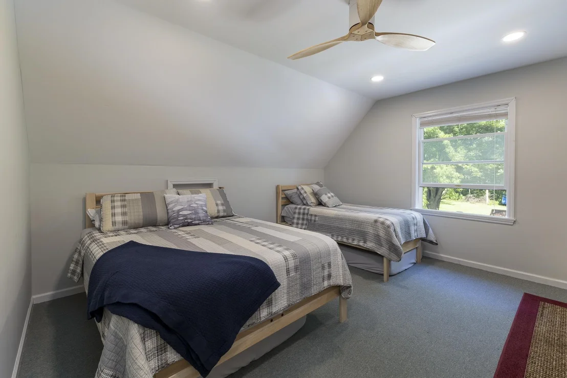 Photo of 502 Duck Point