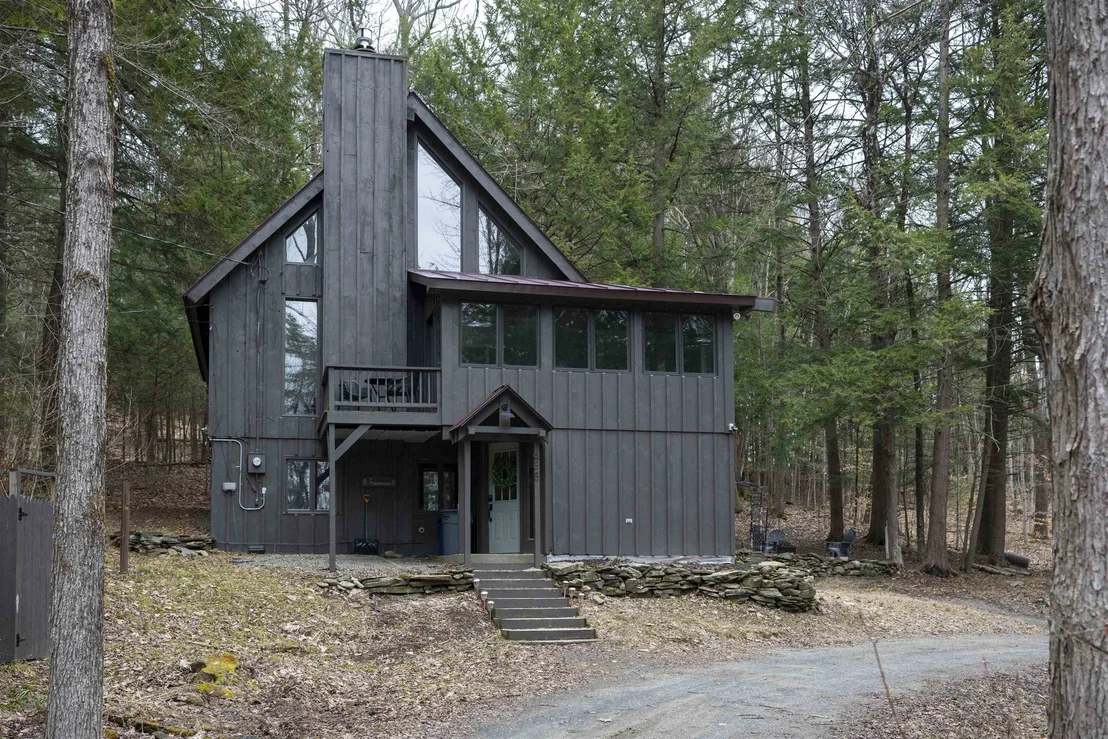 Photo of 988 Old Quechee