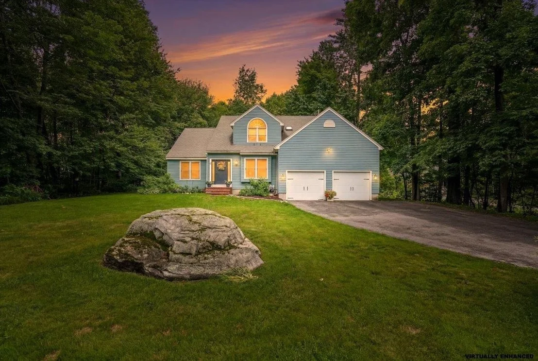 Photo of 72 Oakmont