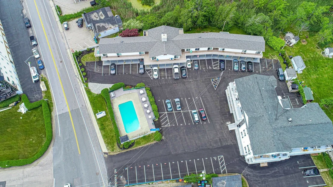 Photo of Unit 11 at 933 Ocean
