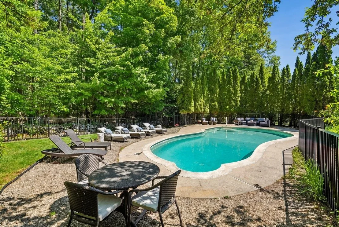 Photo of 5 Spring Hill