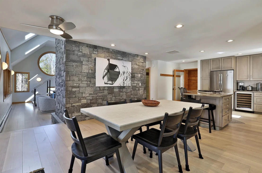 Photo of 426 Roaring Brook