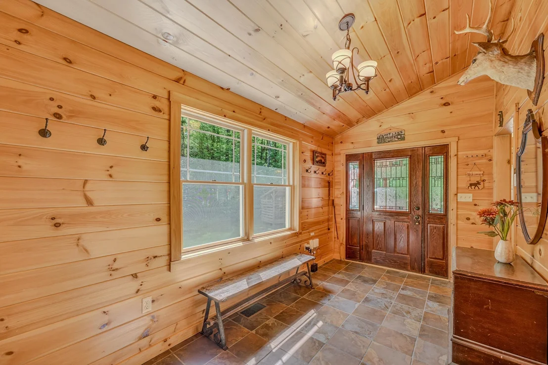 Photo of 1560 Cherry Valley