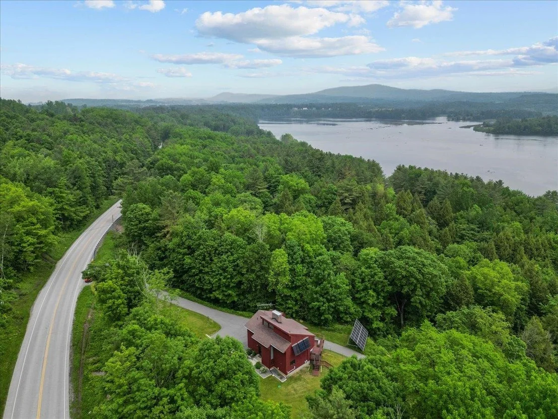 Photo of 215 US Route 7 North