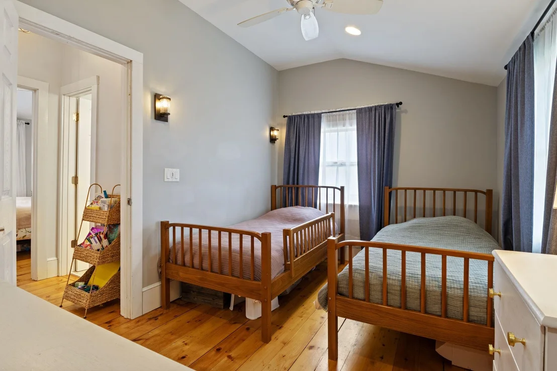 Photo of 24 Walnut