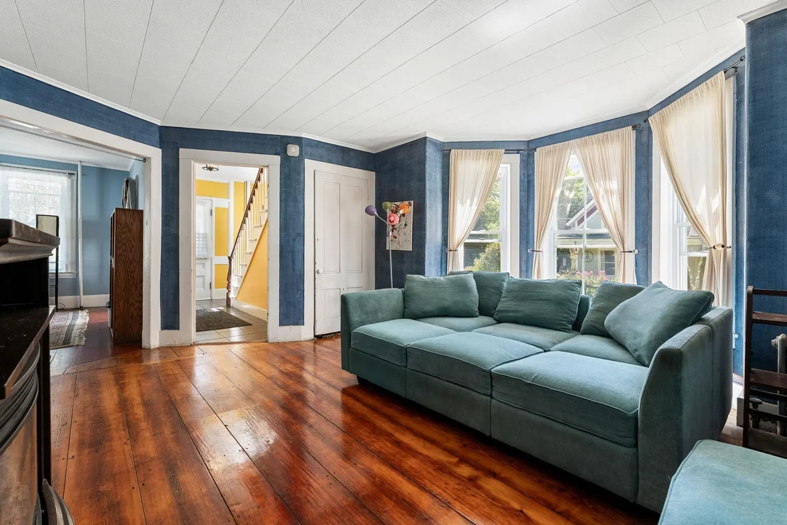 Photo of 276 Central