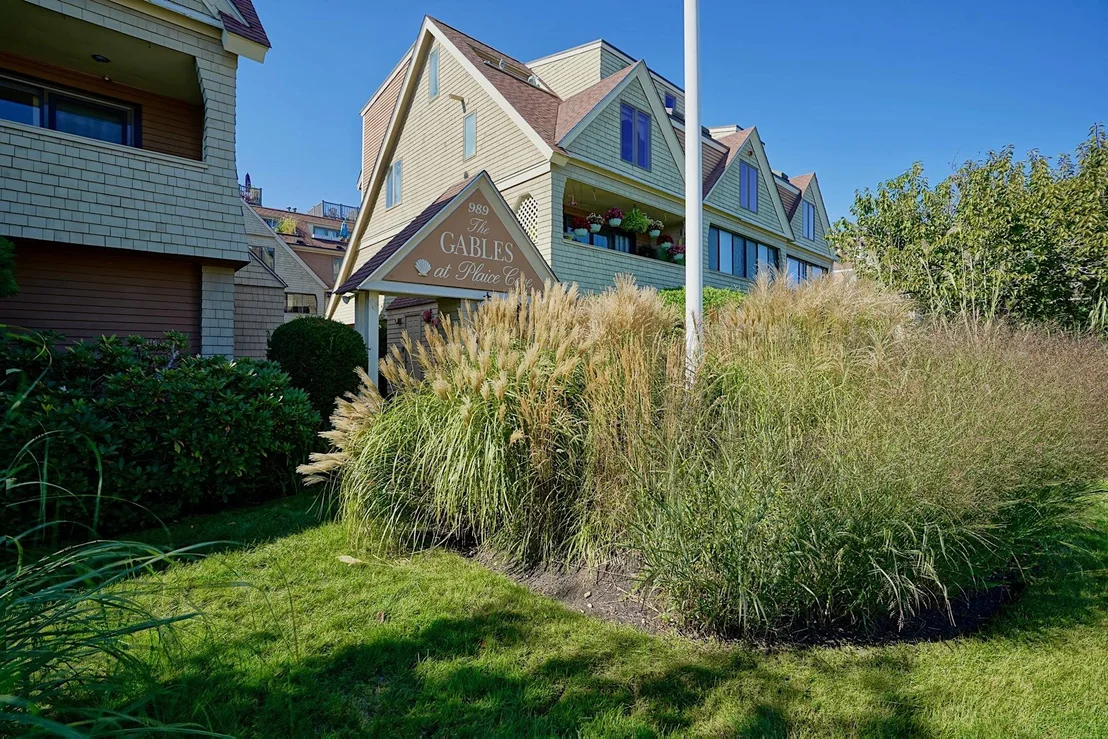 Photo of Unit 27 at 989 Ocean