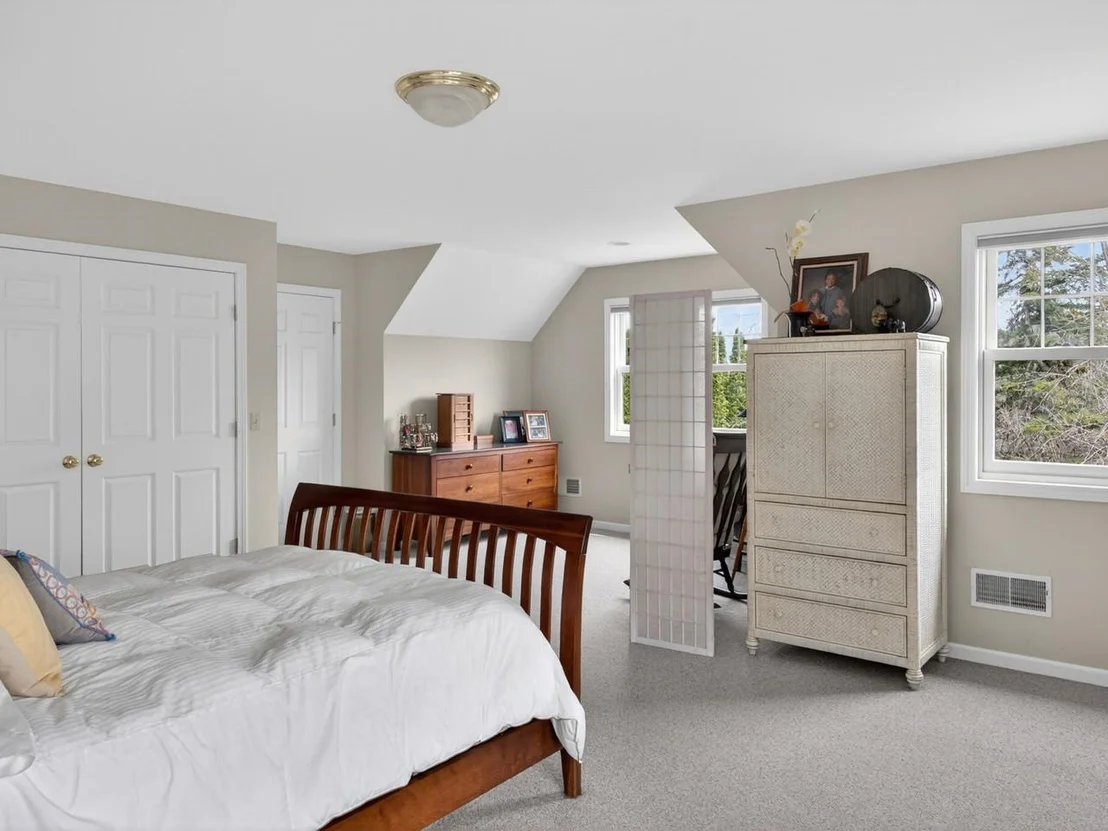 Photo of 79 Featherbed