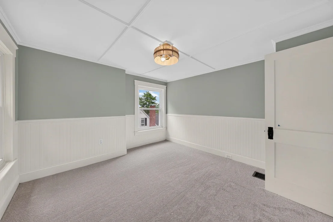 Photo of 16 Palm