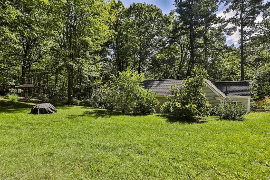 Photo of 8 Putnam Hill