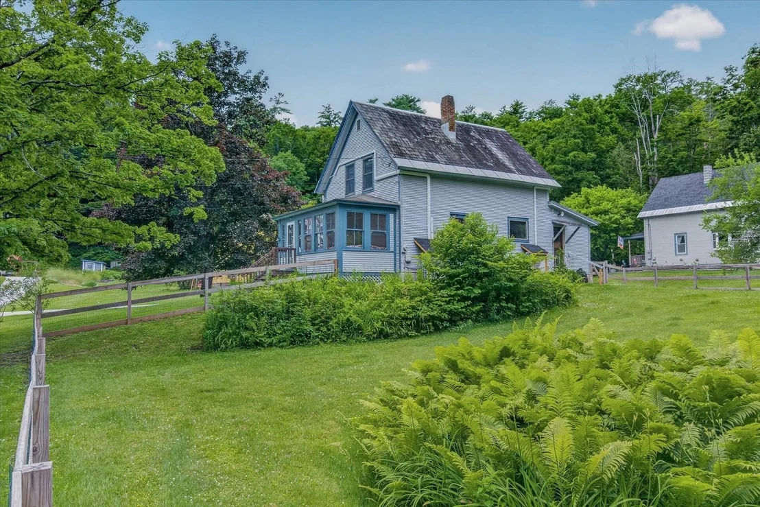 Photo of 2 Charles