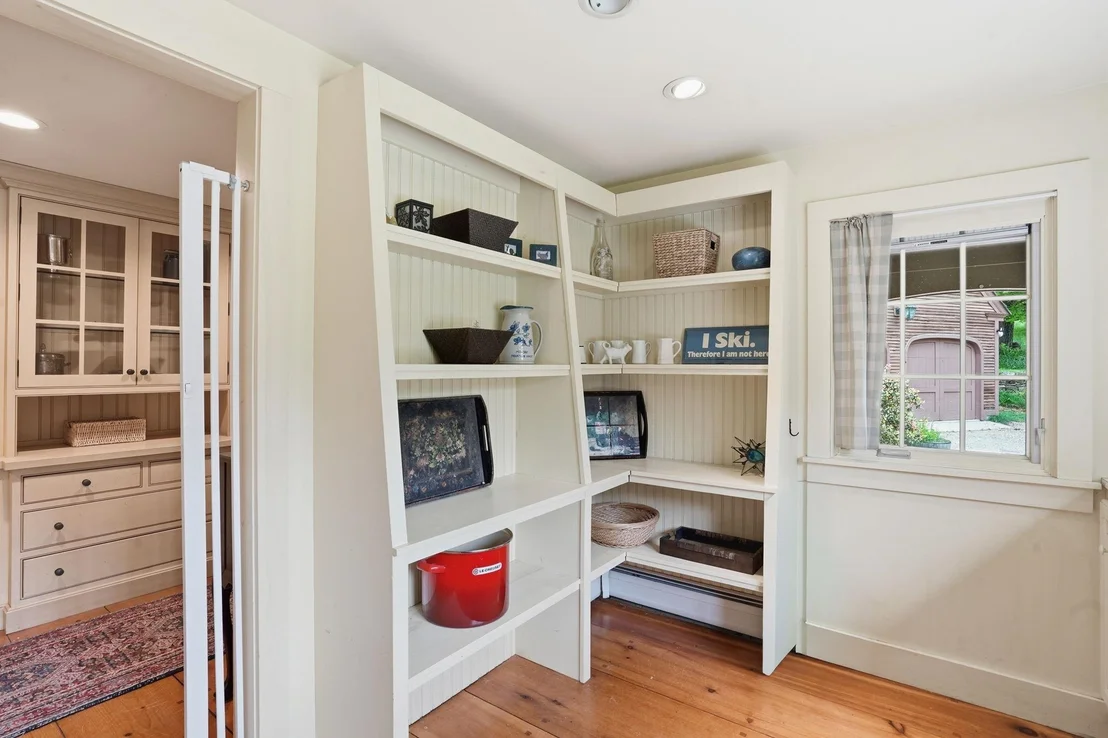 Photo of 515 E Surry