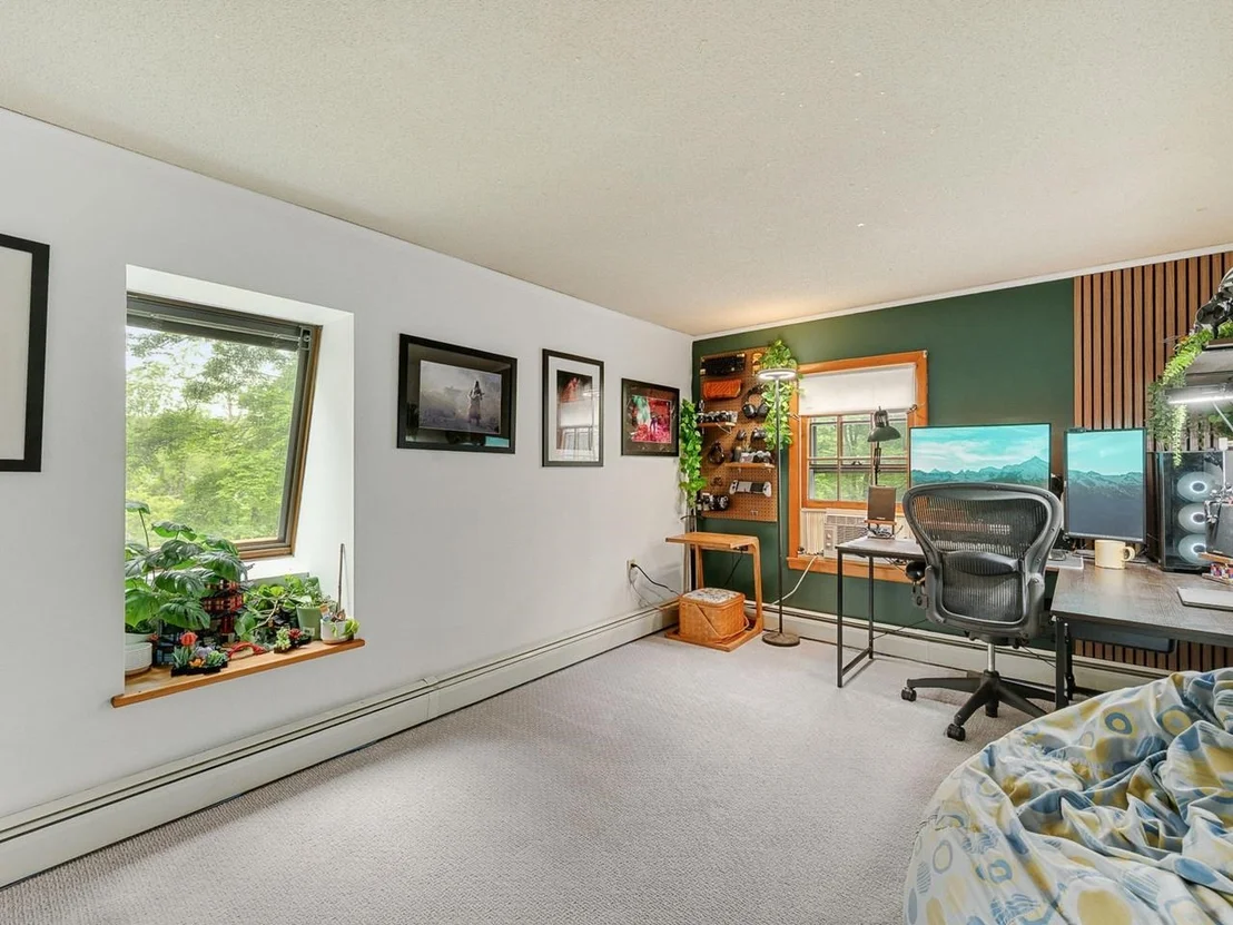 Photo of 1128 Hardscrabble