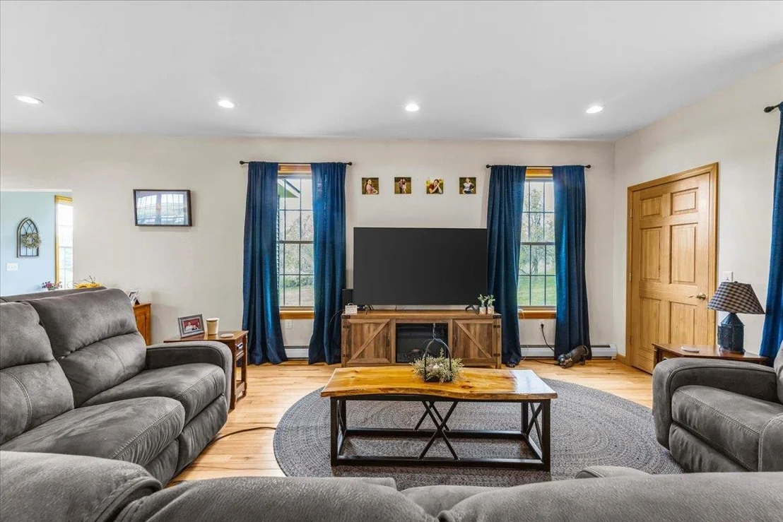 Photo of 28 Rileys