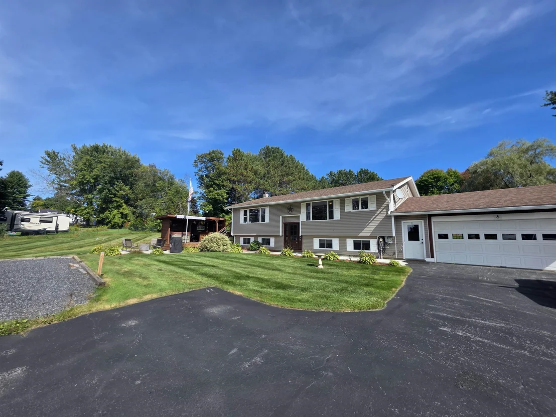 Photo of 6 Meadowcrest