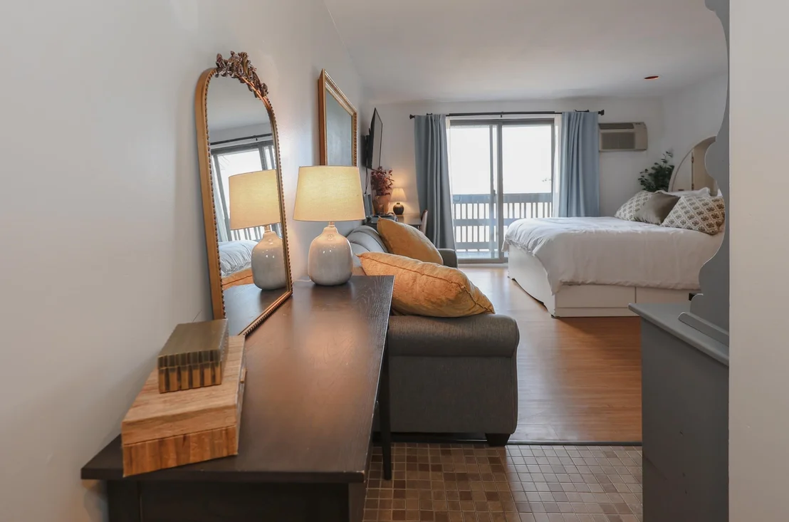 Photo of Unit 3E at 415 Ocean