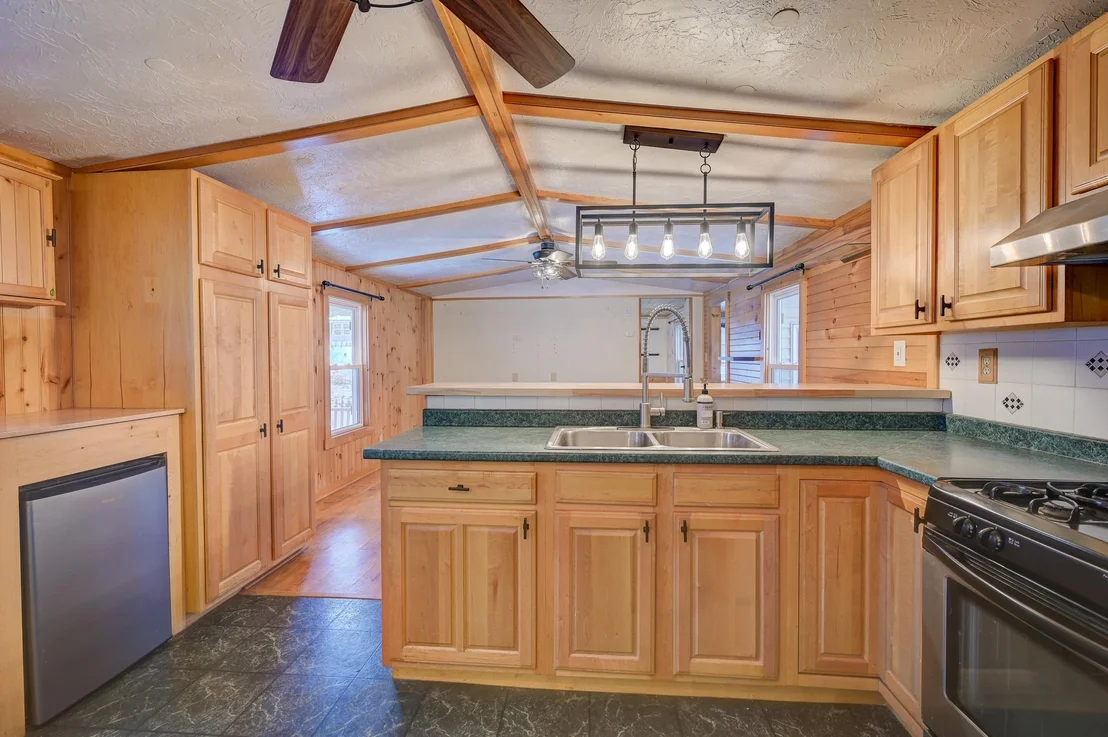Photo of 331 Lamplighter