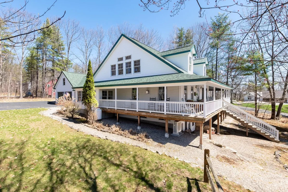 Photo of 8 Oak Knoll