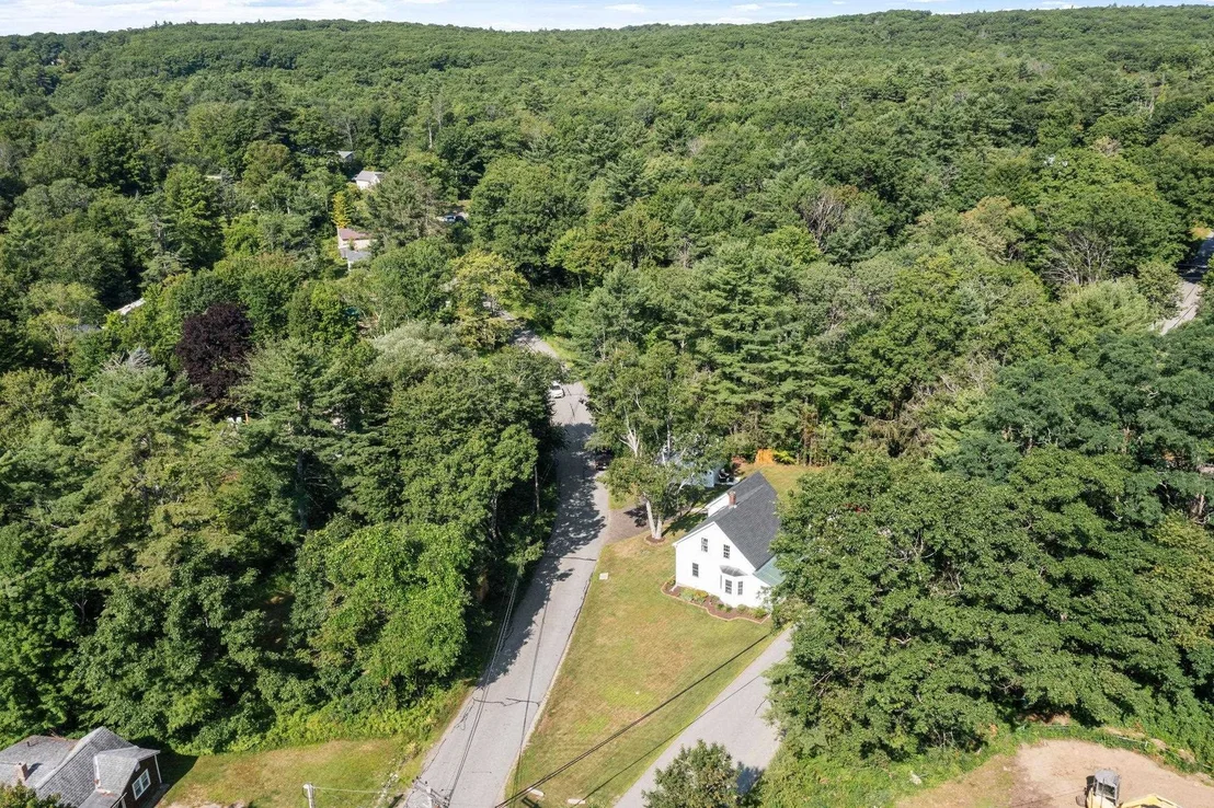 Photo of 2 W Hill