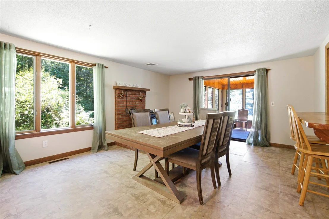 Photo of 103 Lacy