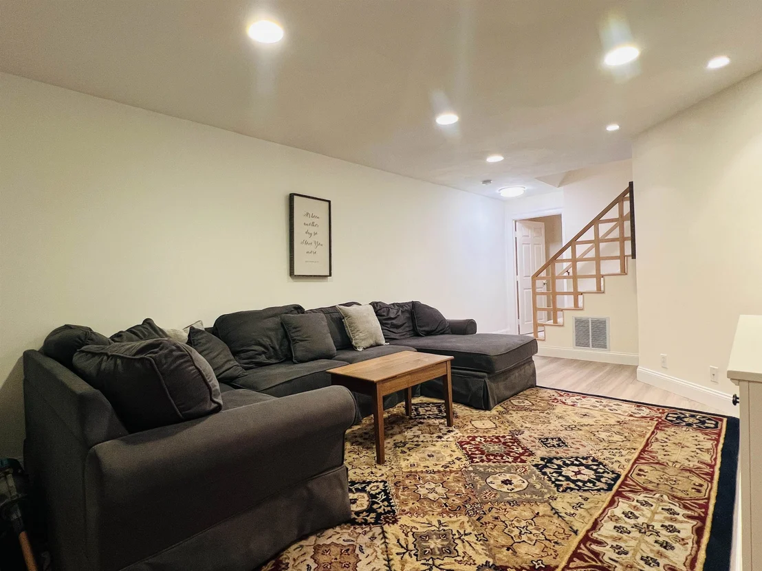 Photo of 27 Ross
