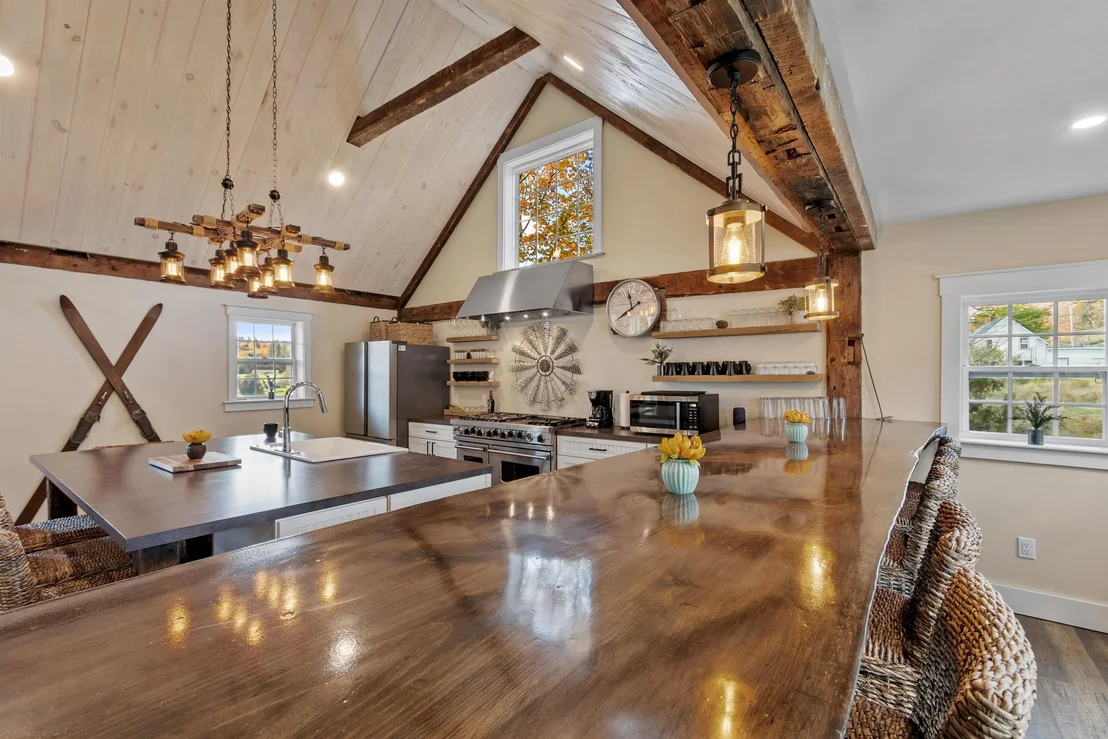 Photo of 2758 Main