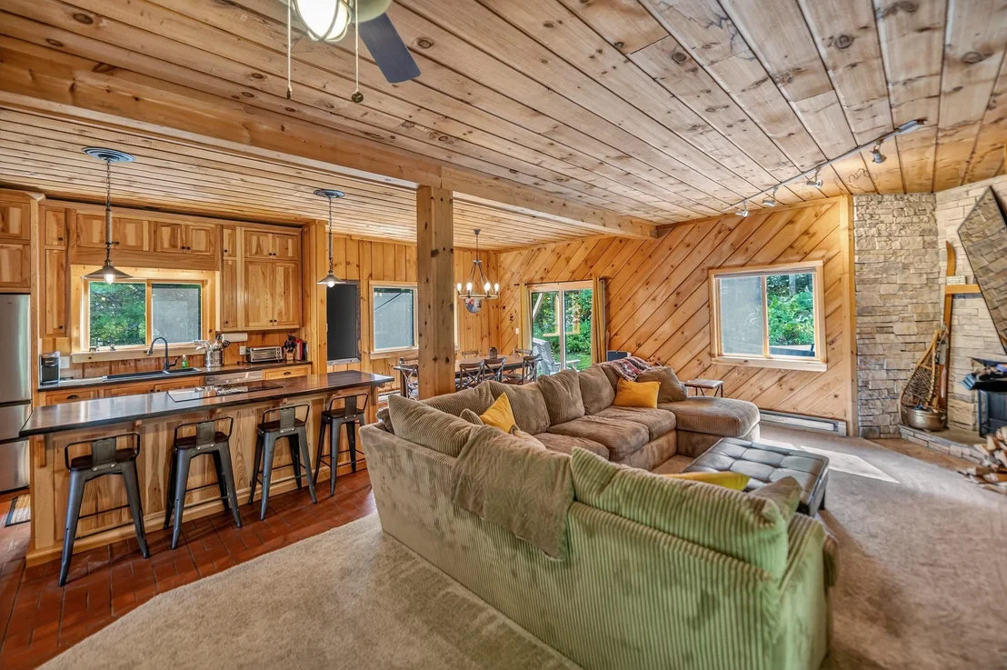 Photo of 15 Bears Den