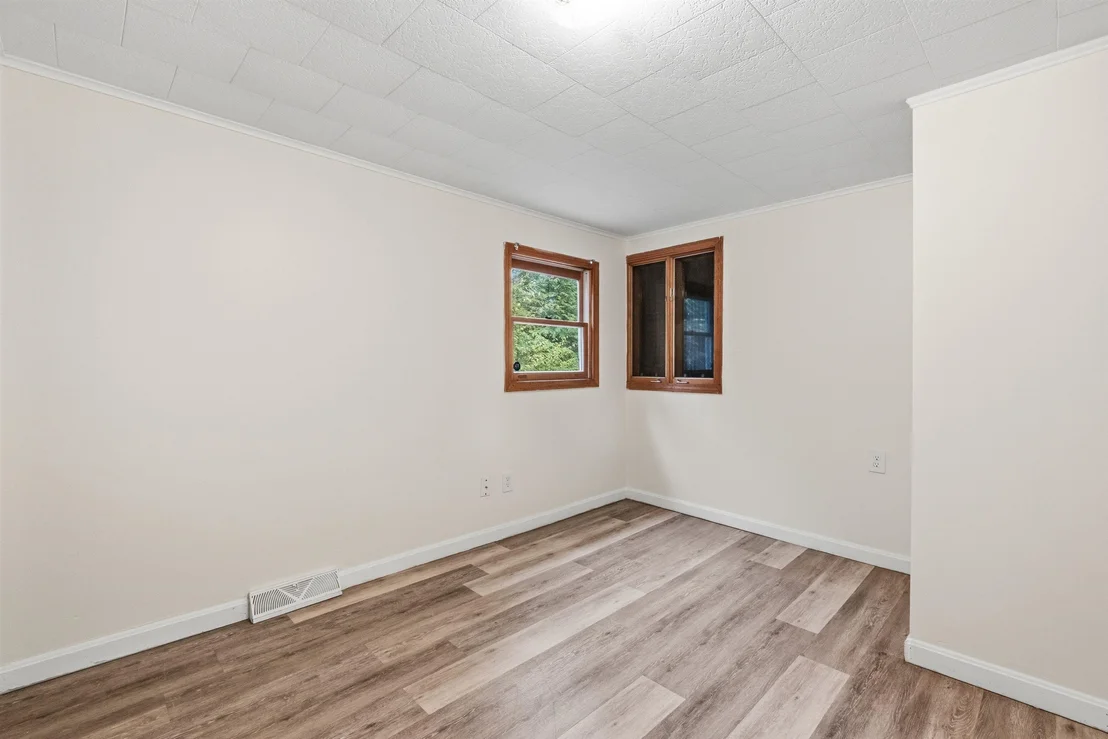 Photo of 111 Fox