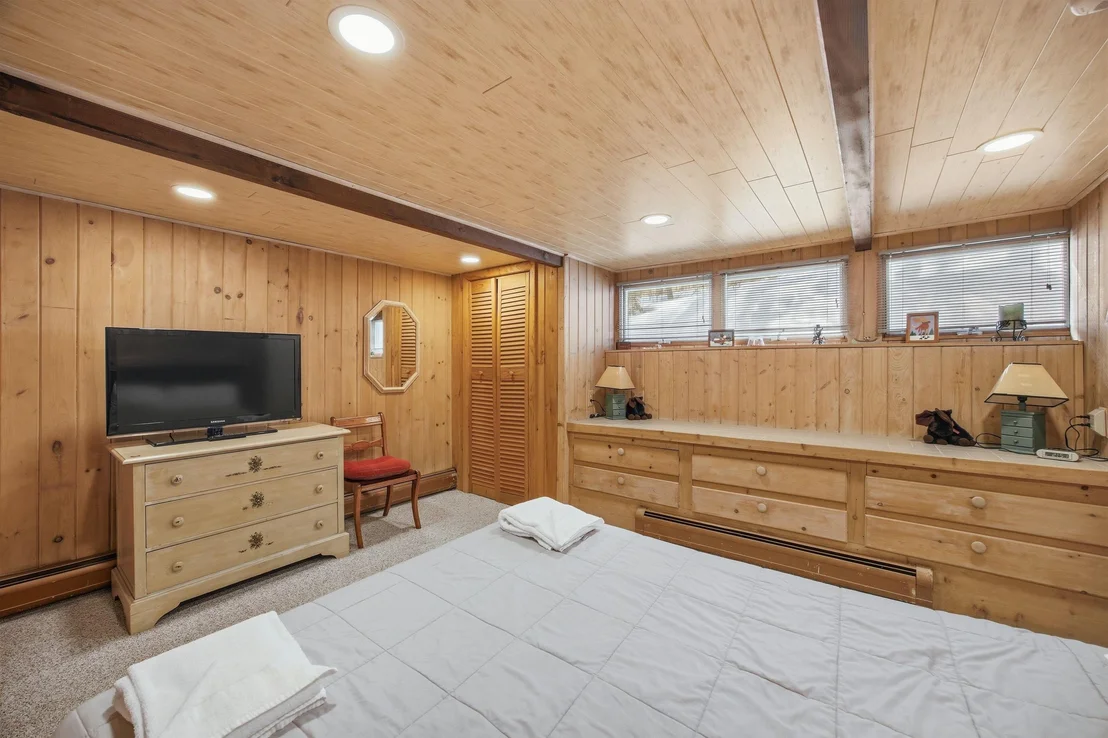 Photo of 70 Spring Hill