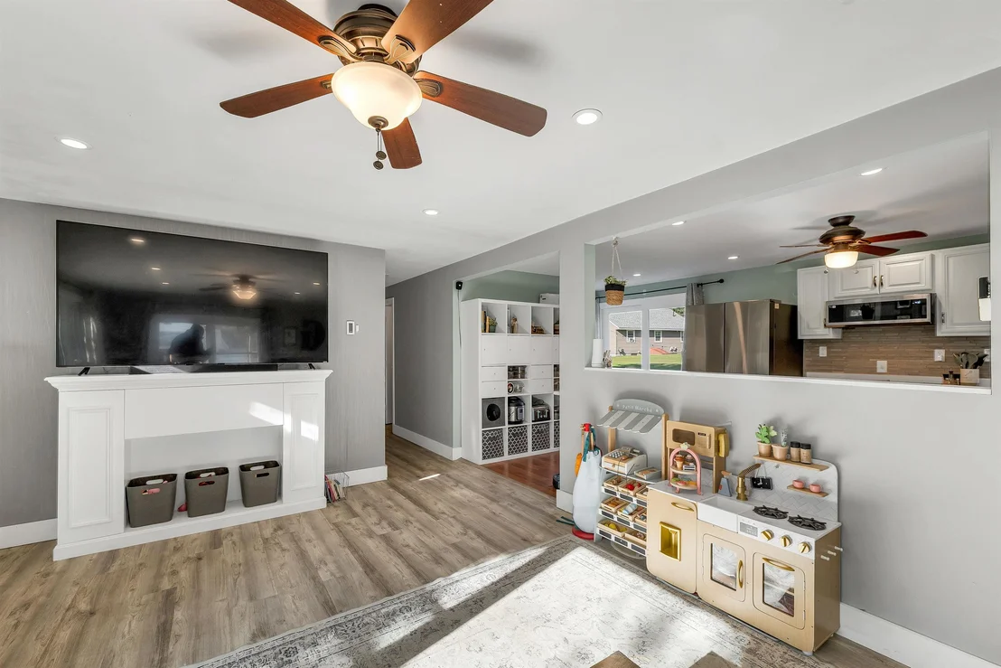 Photo of 6 Emerson