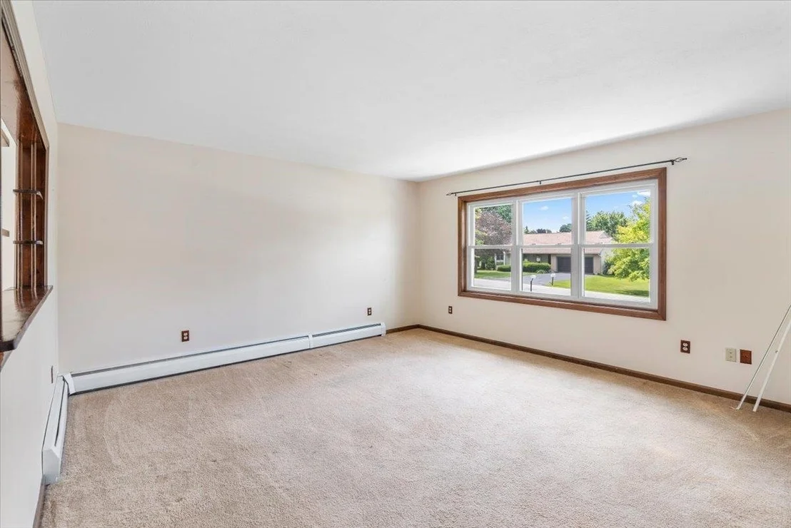 Photo of 17 Meadowbrook