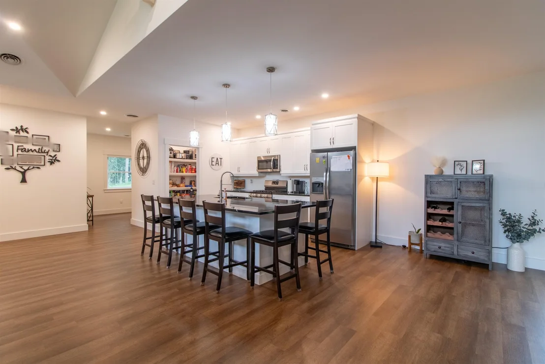 Photo of 559 Spencer Hill