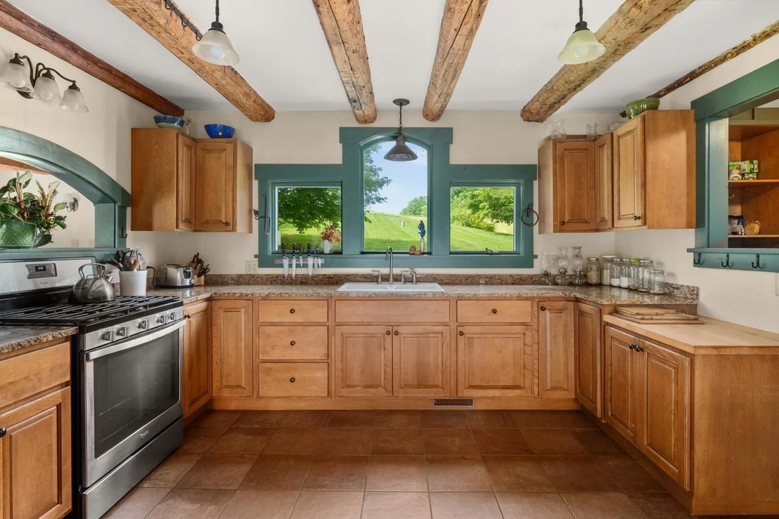 Photo of 1076 Brown Hill