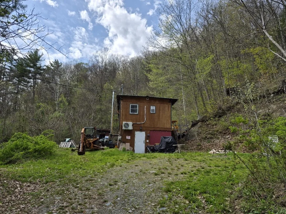 Photo of 319 River Road S
