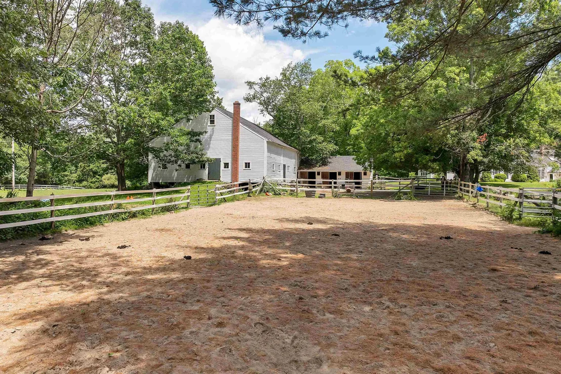 Photo of 108 Whitten Neck
