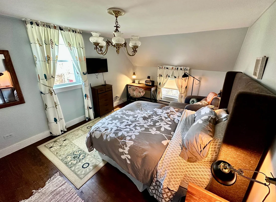 Photo of 818 Danby Hill