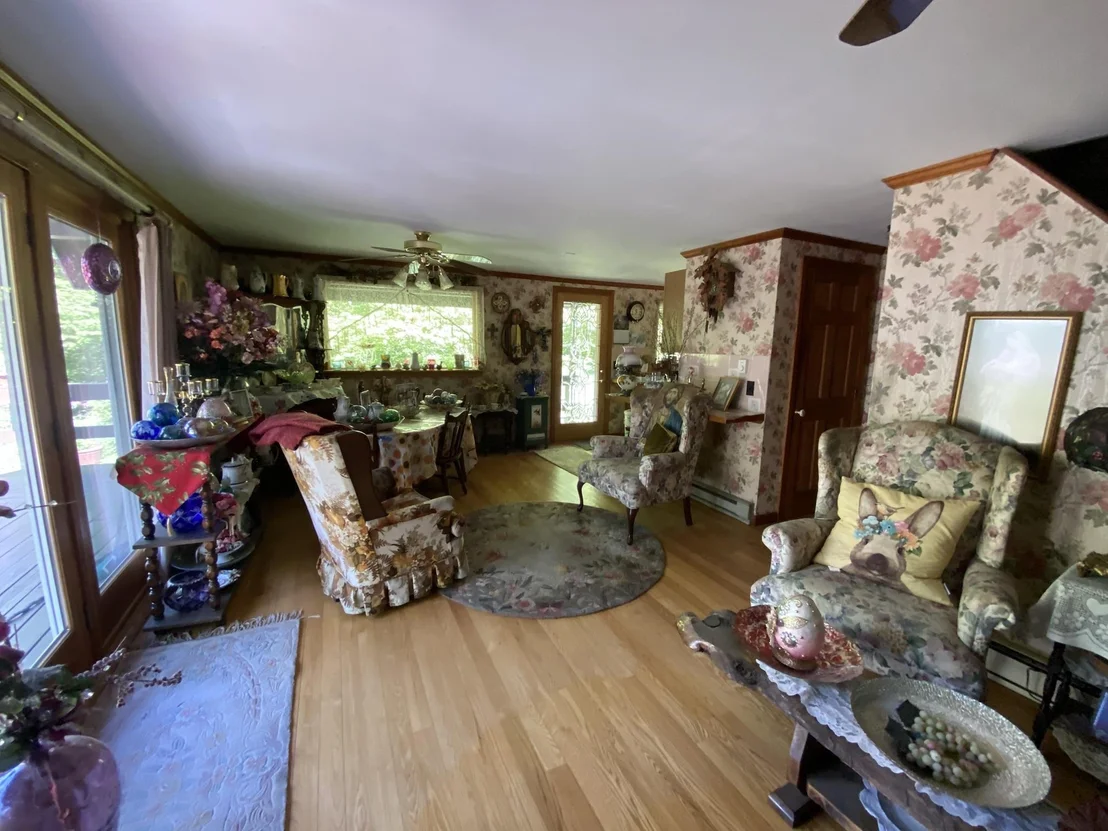 Photo of 985 Chapel Hill