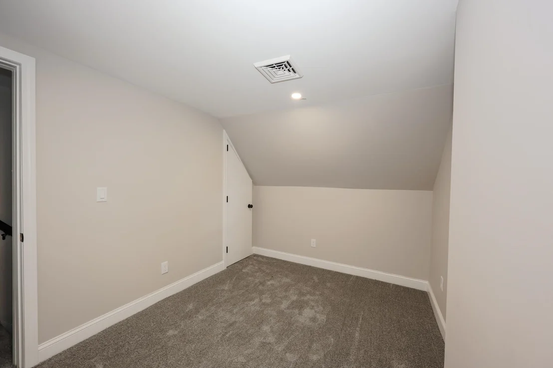 Photo of 32 Raymond