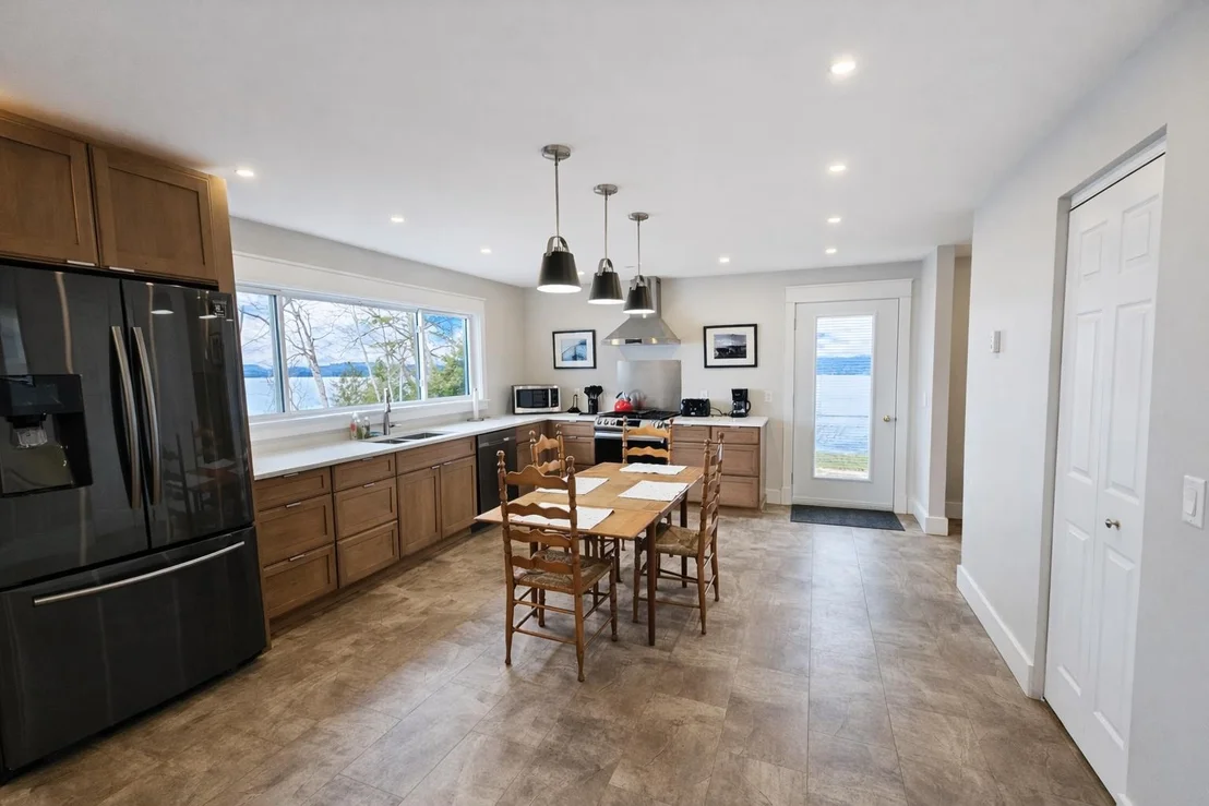Photo of 1254 Bluff