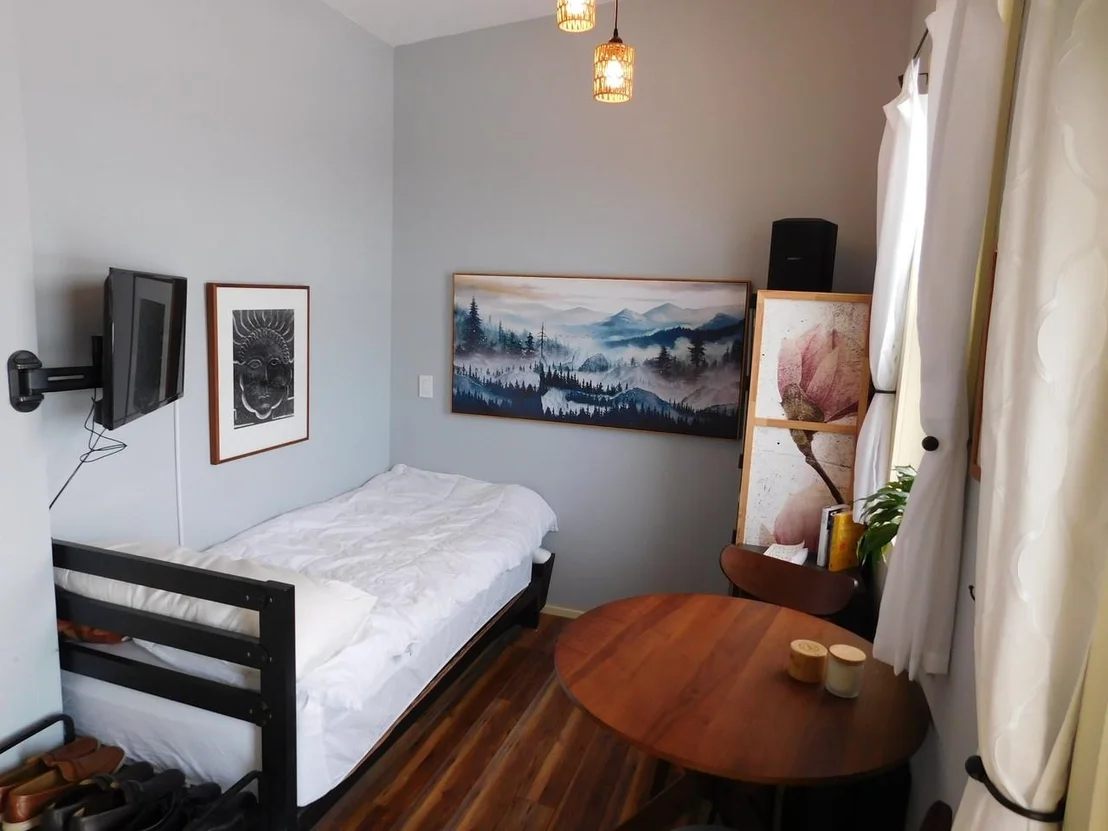 Photo of 2882 Perley